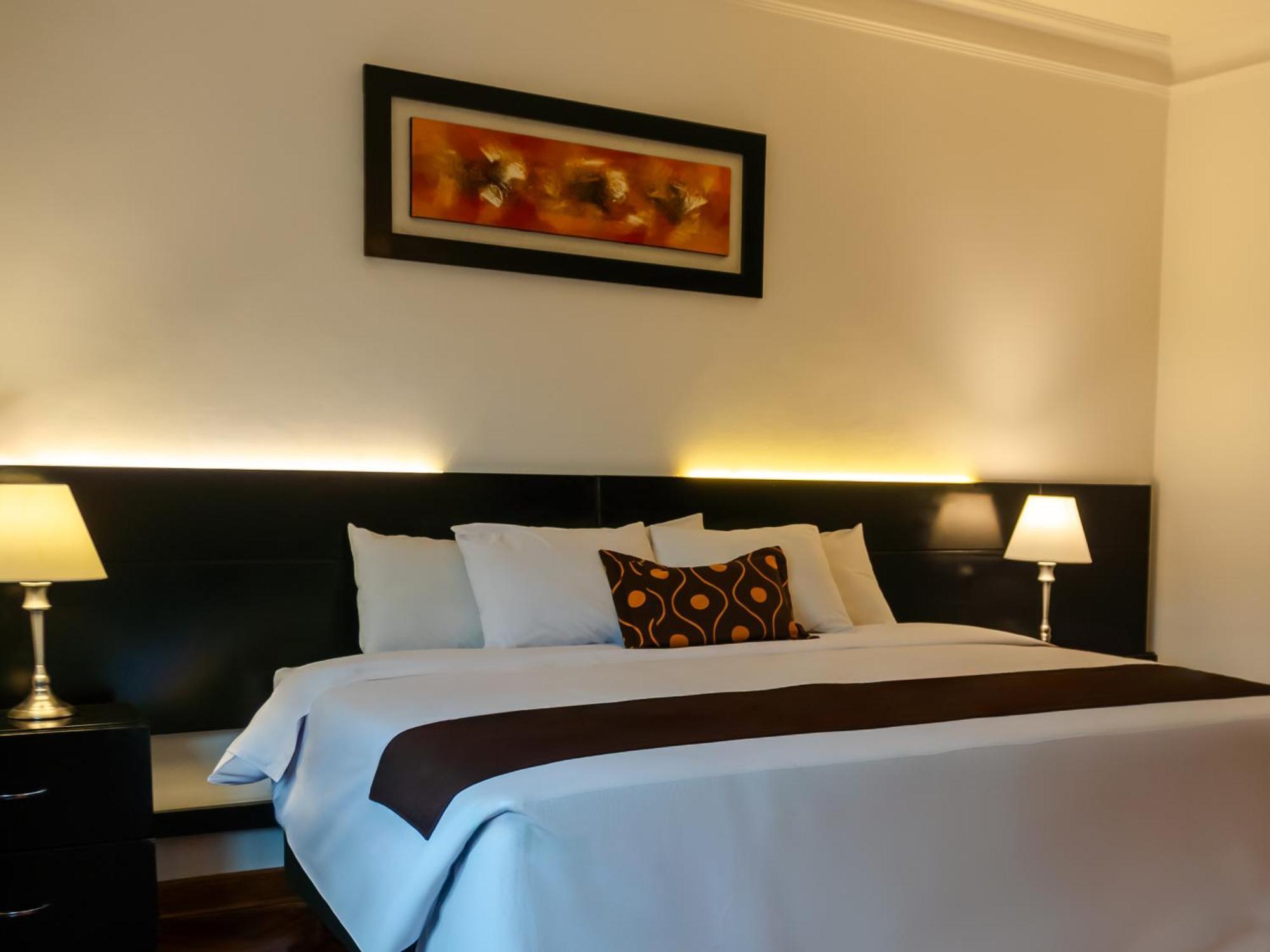 Ferre De Hotel